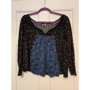 UO Flower and Lace Detail Top